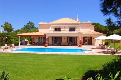 Image de Luxury Quinta do Lago Villa. Heatable Pool, Wifi, Landscaped gardens W135 - Almancil, Algarve