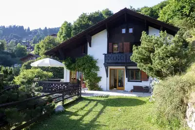 Image de Family chalet with, terrace, garden and superb view, at the entrance to Villars