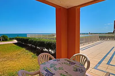 Image de Studio Cabine à Sète: Terrasse, Jardinet, Piscine et Parking Privé à Proximité de la Mer