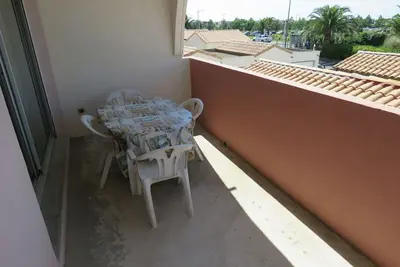 Image de Charmant T2 rénové avec terrasse et parking à Sète, à 50m de la plage