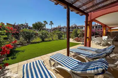 Image de Par001 Apartamento moderno con jardín