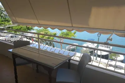 Image de 1st floor apartment, balcony and sea view, central position