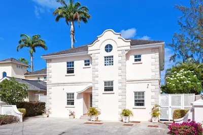 Image de Villa Seawards  | Beach Front - Located in  Fabulous Saint James with Private Pool