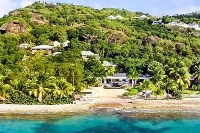 Image de Villa Palm Beach | Beach Front - Located in  Exquisite Lorient Beach with Private Pool