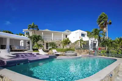 Image de Amethyst Early Bird Offer – 10% | Ocean Front - Located in  Fabulous Terres Basses with Private Pool