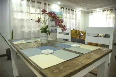 Image de Hidden Gem, Serene, Cozy 4 Bdrm near Cbd+Wifi+NetFlix+Self-Catering