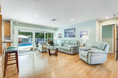 Image de Ideal family retreat with a private pool, outdoor Tv, surround sound, & WiFi