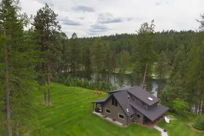 Image de Secluded Home on Private Lake