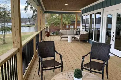 Image de Emma's View On Lay Lake<br>Summertime On Lay Lake Is The Best! ! ☀️