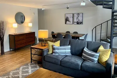 Image de 2 Bedroom - 2 Level Spacious Condo at the Evergreen Lodge! Unit 602