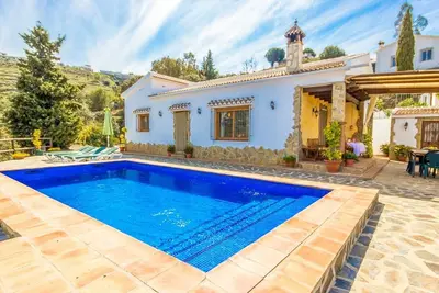Cortijo Higueras Cómpeta by Ruralidays