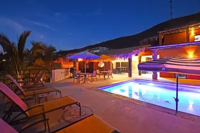 Image de Gorgeous Villa with Pool, King Beds & Beach Nearby