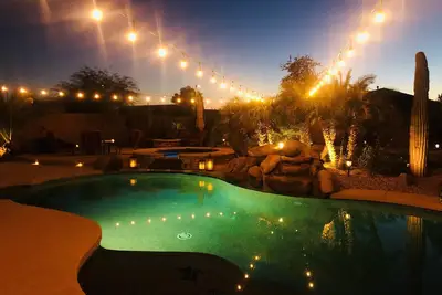 Image de Beautiful private 4 bedroom resort (4th is a Den/Bed combo). Heated pool & spa