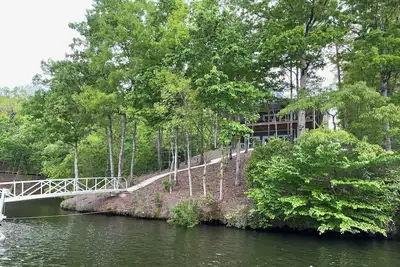 Image de Lakefront Home - Large Covered Porch and Boat Slip 4br/ 3 1/2 Ba Wonderful!