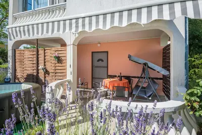Image de Appartement de deux chambres avec la terrasse Sabunike, Zadar (A-18649-a)