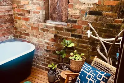 Image de Anchored Currarong. Bespoke Coastal Boho Luxe catering to families. Pet friendly