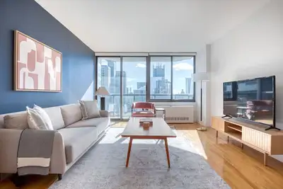 Image de Lush 2br near Times Square w/ Indoor pool + Gym by Blueground
