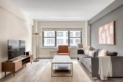 Image de Rad Upper East Side 1br w/ Gym, Doorman, Deck, Garage, by Blueground