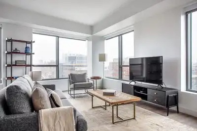Image de Roomy Central Square 2br w/ Gym, W/D, Doorman, near T, by Blueground