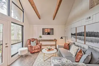 Image de Designer Retreat w/ Pool, Golf + Beach Access!