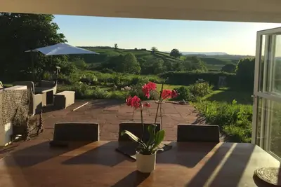 Image de Stunning Welsh Farmhouse, Panoramic Views, Pizza Oven + Hot Tub