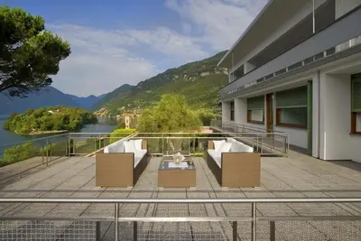 Image de 6 bedroom villa rental on Lake Como
