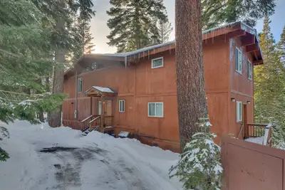 Image de Chamberlands Cabin: 5  Br, 3  Ba House in Tahoma, Sleeps 10