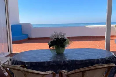 Image de Appartement de deux pièces, grande terrasse, front de mer (Camelia)