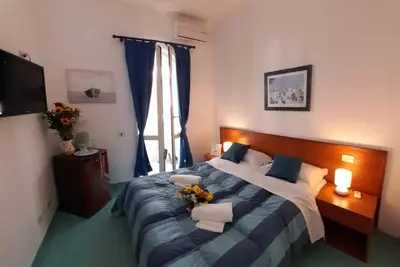 Image de Chambre Double, terrasse, pas de cuisine, rez-de-chaussée (Gardenia)