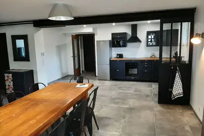 Image de Tres grand espace a l’esprit industriel