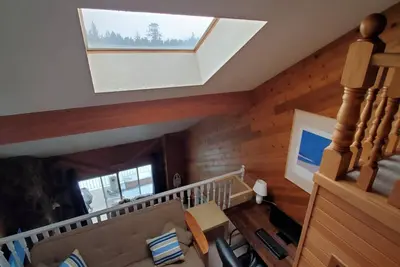 Image de Lofted Akiskinook end unit- Private gated community with Pool/HotTub/Sauna/Beach
