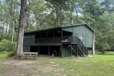 Image de Remodeled Camp w/ firepit, grill and waterfront view of river