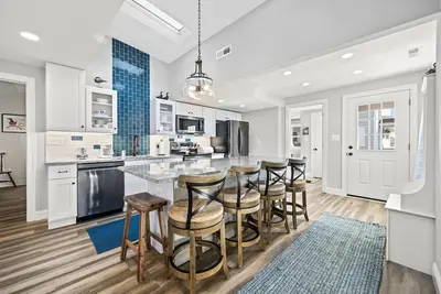 Image de Hudson House on Chincoteague Island - Newly Renovated and Totally Stunning!