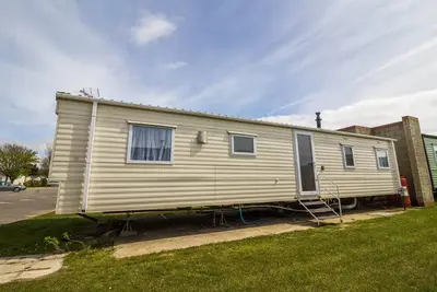 Image de Superb 8 berth caravan near Walton-on-the-Naze in Essex ref 17175