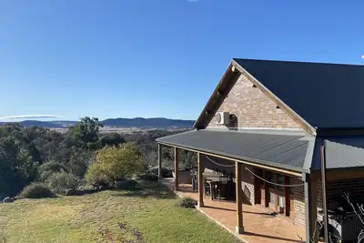 Image de Dog Friendly Snowy Mountains Cottage on Acres