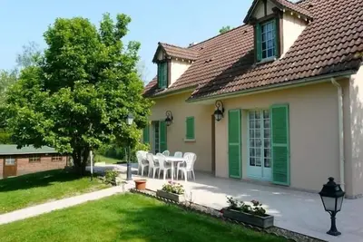 Image de Gîte familial avec jardin, billard, vélos, et cheminée, au cœur du parc naturel du Perche.