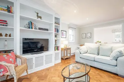 Image de Fabulous Sleeps 8 Town Centre Apartment