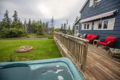 Image de Cozy cottage with a hot tub on the bay of fundy