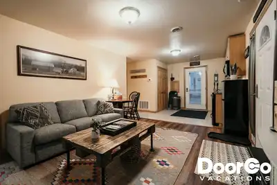 Image de Cozy Cabin! Amazing Location in Fish Creek! Pool!