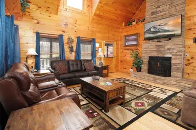 Image de The Looney Bin - Pool table and hot tub