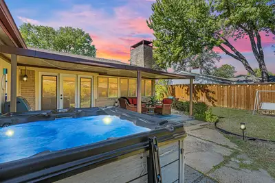 Image de Cozy Paradise w/ Hot Tub, Game Room, & King Beds