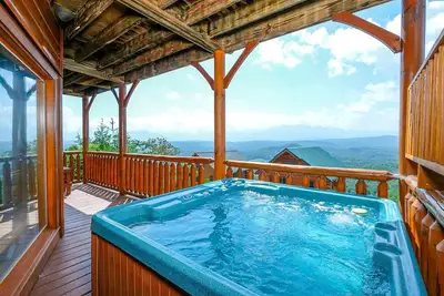 Image de The View - Mountain views, hot tub, and pool table!