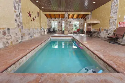 Image de Splash 'N Around - Private indoor pool, Games + More!