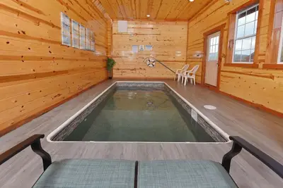 Image de Savannah Splash - Indoor pool, pet-friendly, hot tub, game room, and more!