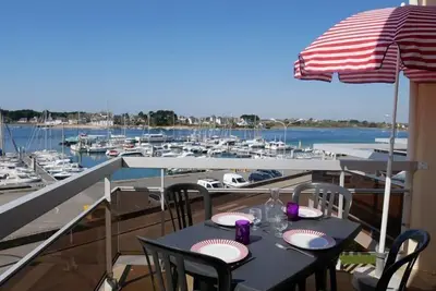 Image de Etel - Appt 3 pièces - 45 m² - Vue port avec piscine -