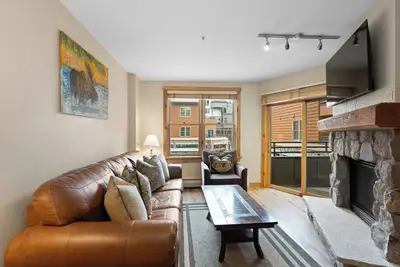 Image de Keystone River Run Retreat – Fireplace, Balcony & Pool Access