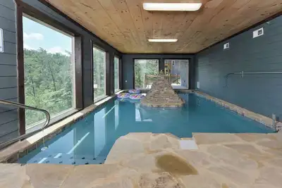 Image de Mountain View, Private Pool, Theater Room, Hot Tub, & more! - Big Forest Lodge