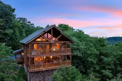 Image de The Greenbrier - Shoot pool, Splash in the community pool, Enjoy the view