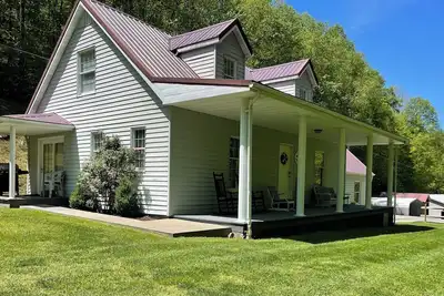 Image de Cozy trail house at the Hatfield McCoy Trails