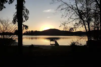 Image de Lake Front 3br/3ba House with Private Dock!